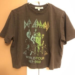 Def Leppard Graphic Crop tee